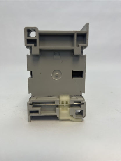 ALLEN BRADLEY 100-C09D*10 SER A CONTACTOR 600VAC 25A 7.5HP 3PH 100-F SER B 10A