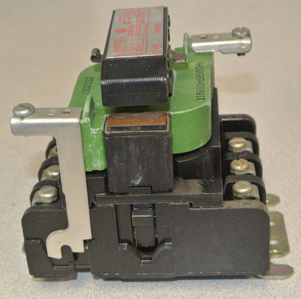 GENERAL ELECTRIC CR105J0 MAGNETIC CONTACTOR / 380V 50Hz, 440V 60Hz / NEW SURPLUS