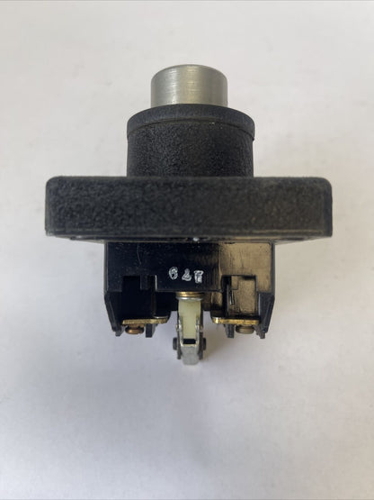 REES 03924-000 CONTROL PUSHBUTTON SWITCH 600VAC 250VDC SAME POLARITY ONLY