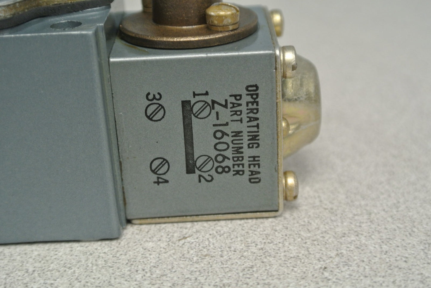 ALLEN-BRADLEY 802T-HW2 OILTIGHT LIMIT SWITCH Ser 1 / SPRING RETURN / NEW SURPLUS