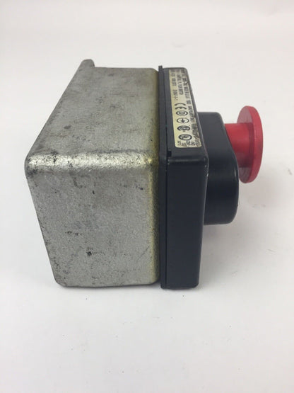 REES 03605-032 PUSH BUTTON 1 INCH GREEN BUTTON 1 3/4 INCH RED BUTTON