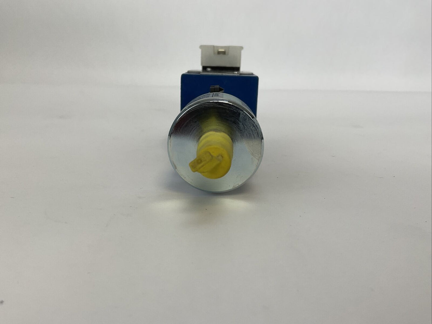 REXROTH R900910413 SOLENOID VALVE R900174537 24VDC