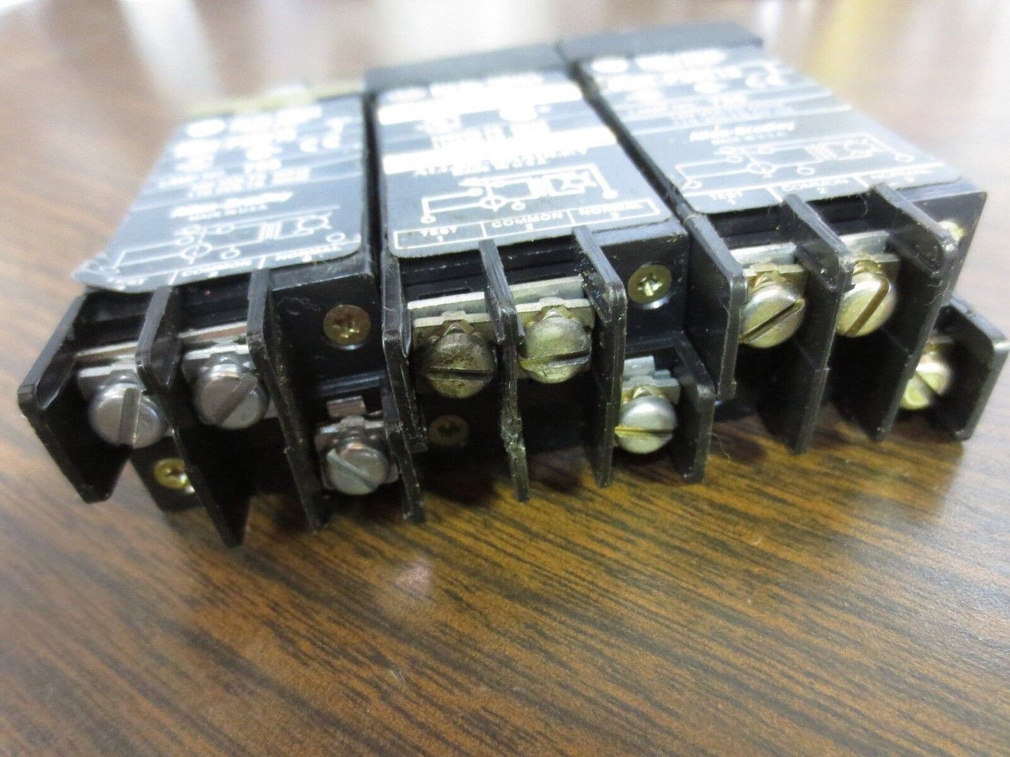 ALLEN-BRADLEY 800T-PSDT16 Ser. T DUAL INPUT PILOT LIGHT, GREEN  (EACH)