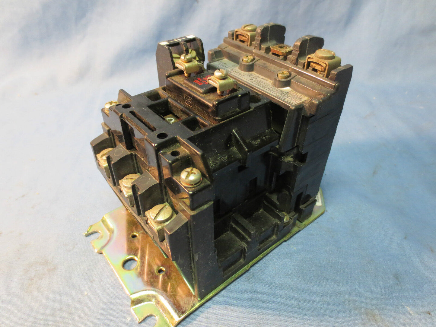 ALLEN-BRADLEY 500F-BOD93 RELAY Ser B, SIZE 1, 120V COIL w/ CB236 - w/ 595-A