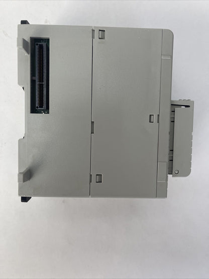ALLEN BRADLEY 1768-L43 LOGIX 5343 PROCESSOR UNIT SER B F/W REV 1.04 BACKPLANE