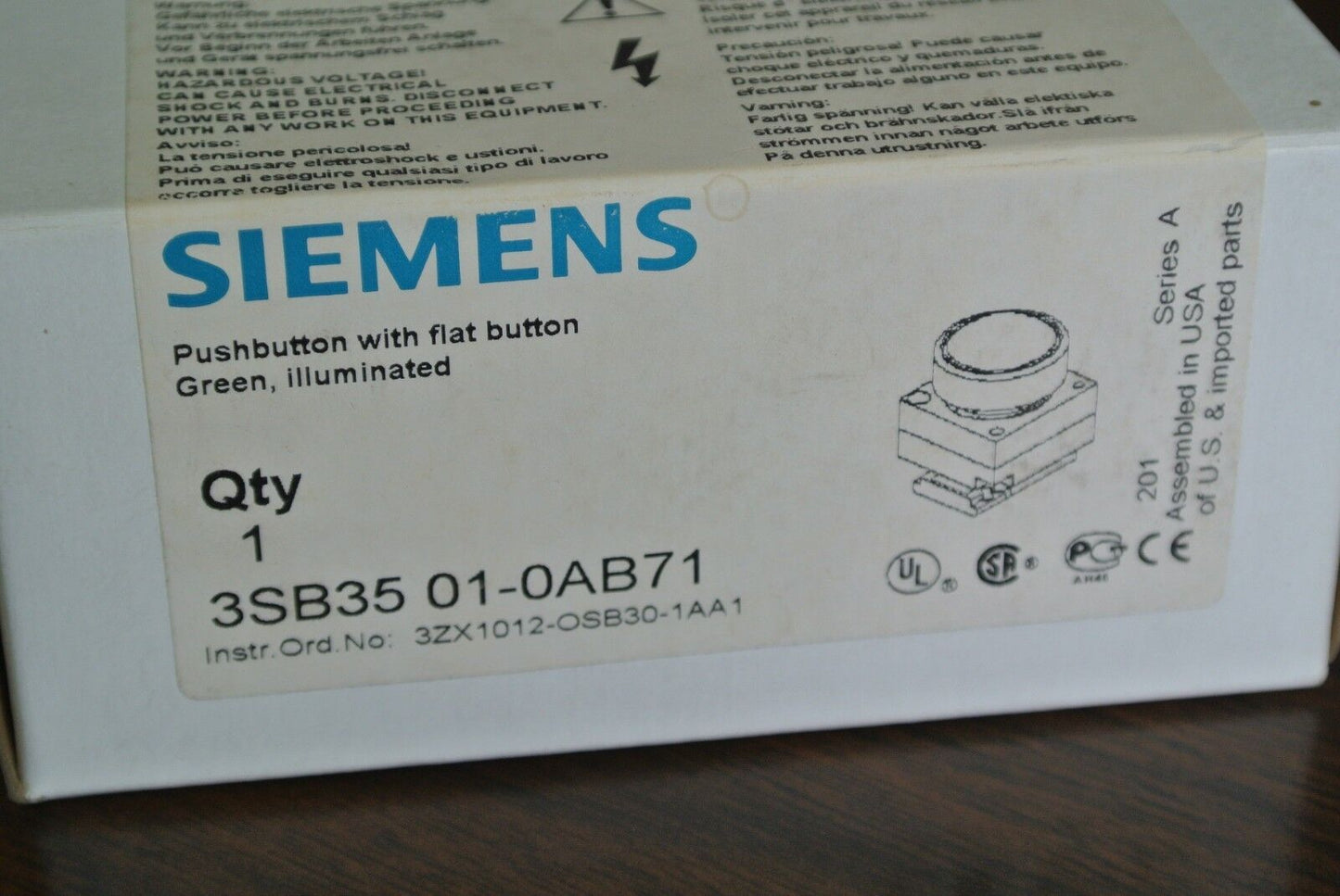 SIEMENS 3SB35 01-0AB71 / 3SB3501-0AB71 PUSHBUTTON w/ FLAT BUTTON ILLUM.- GREEN