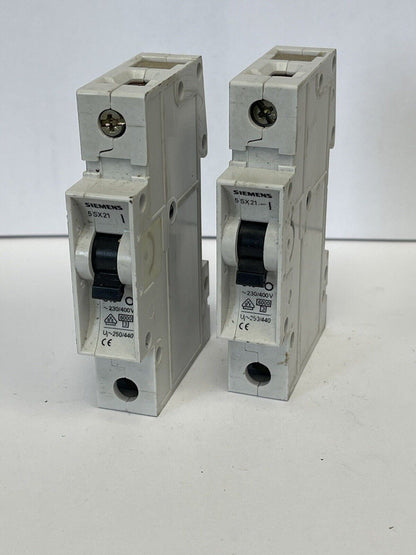 SIEMENS *LOT OF 2*- 5SX21 - CIRCUIT BREAKERS - D1,6 15 Amp 1 Pole - 230/400V