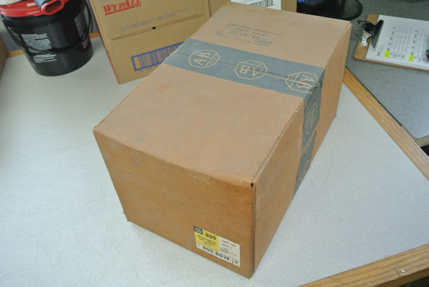 ALLEN-BRADLEY 809-B02E - INSTANTANEOUS TRIP CURRENT RELAY 3A, 600V - NEW SURPLUS