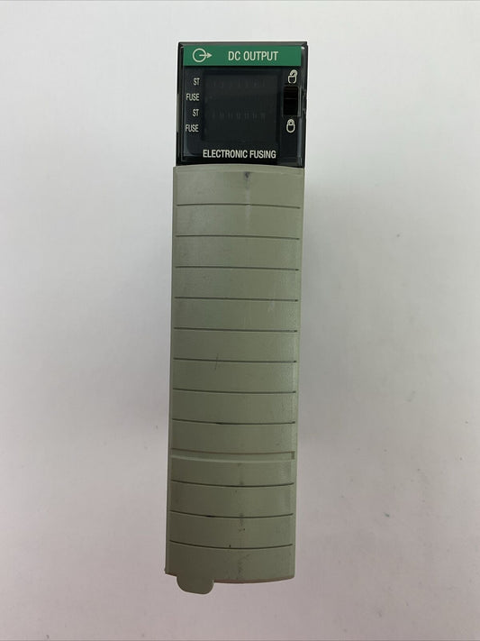 ALLEN BRADLEY 1756-OB16E SER A CAT REV M01 F/W REV 3.2 DC EFUSED OUT 16PT 24VDC