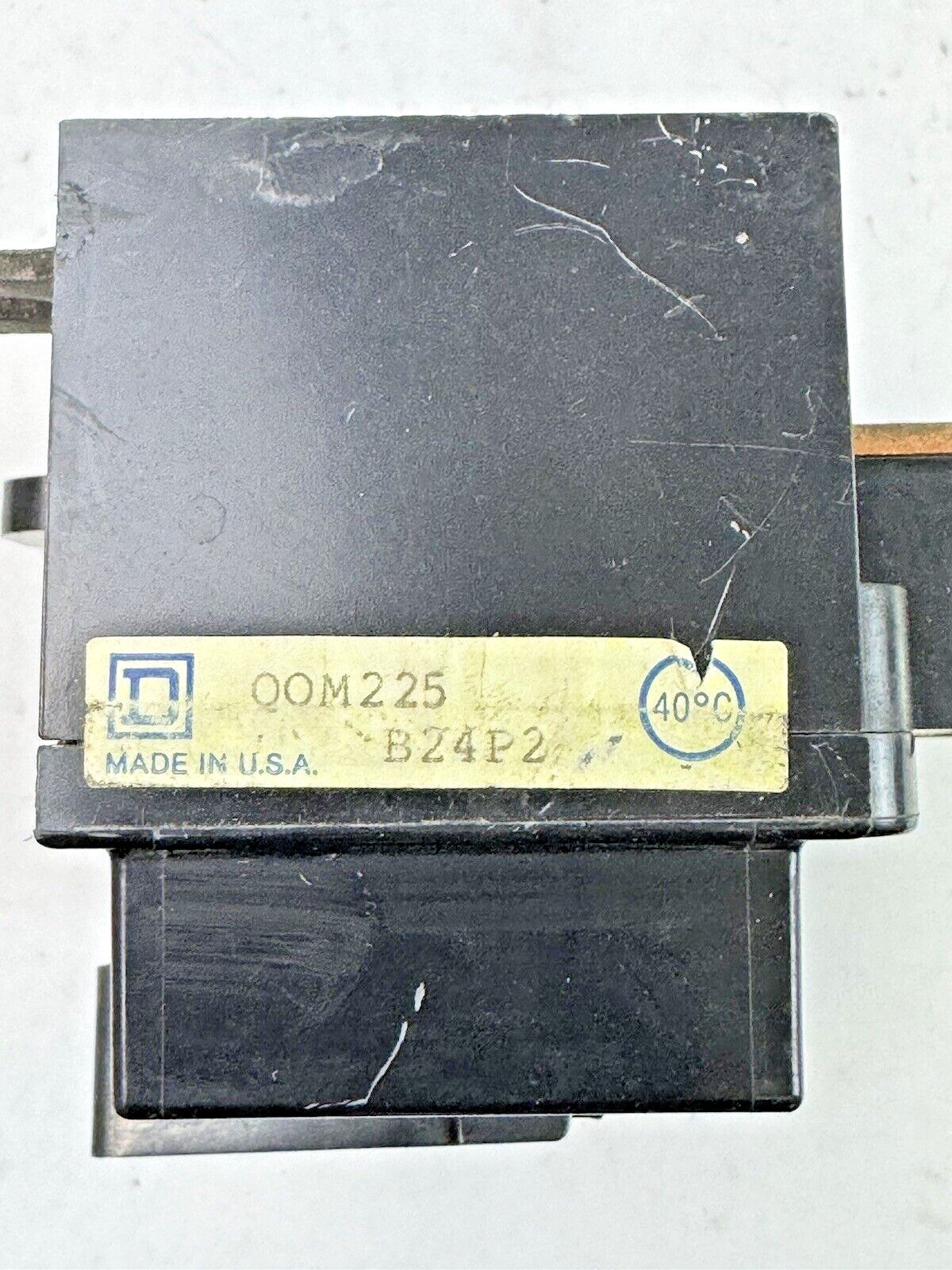 SQUARE D - QOM225 - MAIN CIRCUIT BREAKER - 2 POLE/ 225 A/ 240 VAC