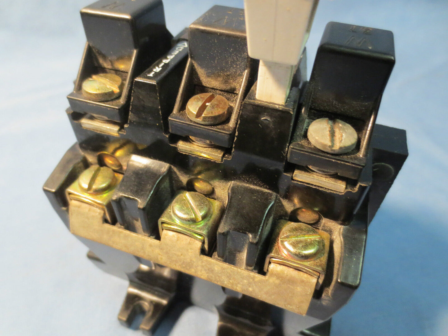 ALLEN-BRADLEY MANUAL RESET OVERLOAD RELAY 592-B0V16 592-BOV16 w/ W37 HEATERS