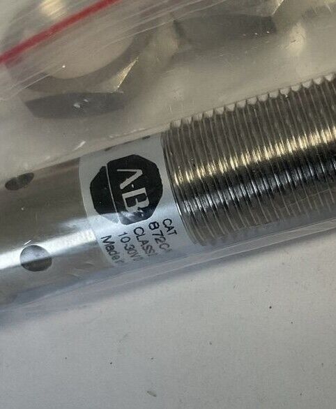 ALLEN BRADLEY 872C-N8NP12-D4 INDUCTIVE PROXIMITY SENSOR SER.E 30VDC