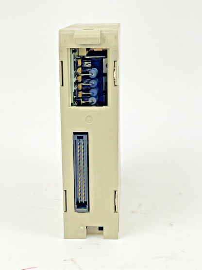 OMRON C200H-OD21A OUTPUT UNIT / OUTPUT MODULE 24VDC, 1.0A/POINT, 4.0A/UNIT
