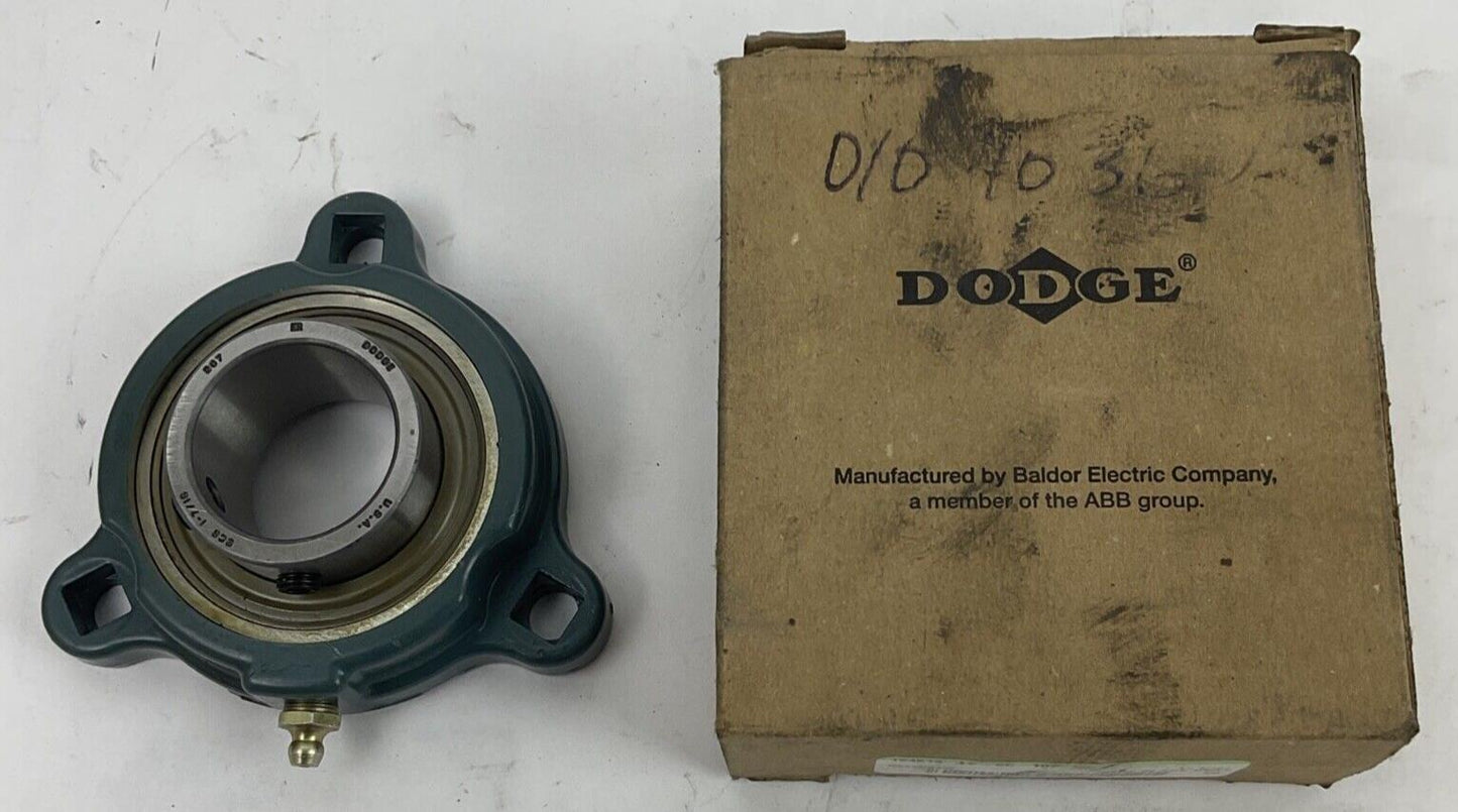 DODGE  LF-SC-107 FLANGE MOUNT BEARING 1-7/16"