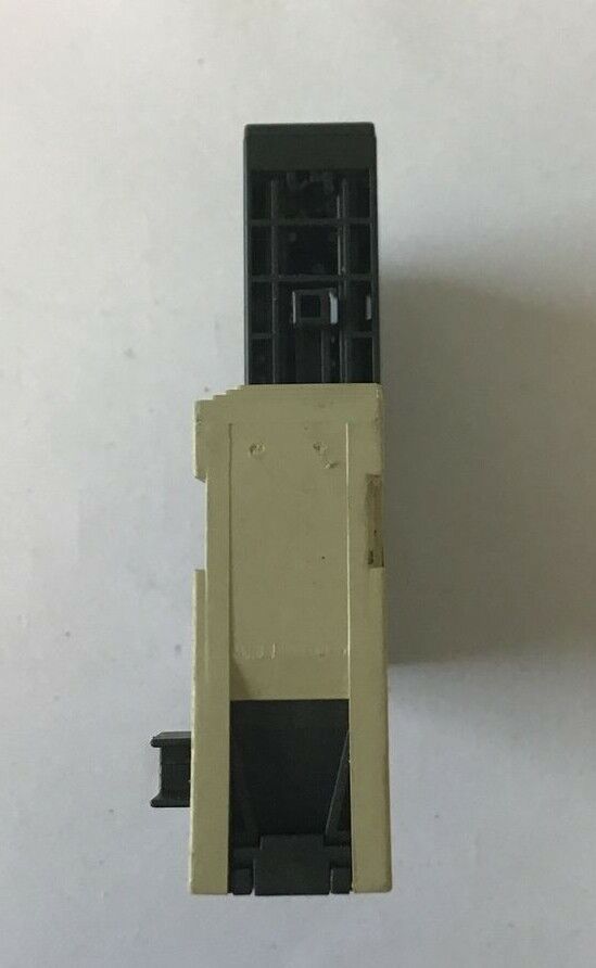SIEMENS 6ES7 138-4CB10-0AB0 POWER MODULE W/ 6ES7 193-4CD20-0AA0 OUTPUT MODULE