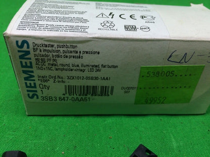 SIEMENS 3SB3 647-0AA51 BLUE ILLUMINATED ROUND PUSH BUTTON