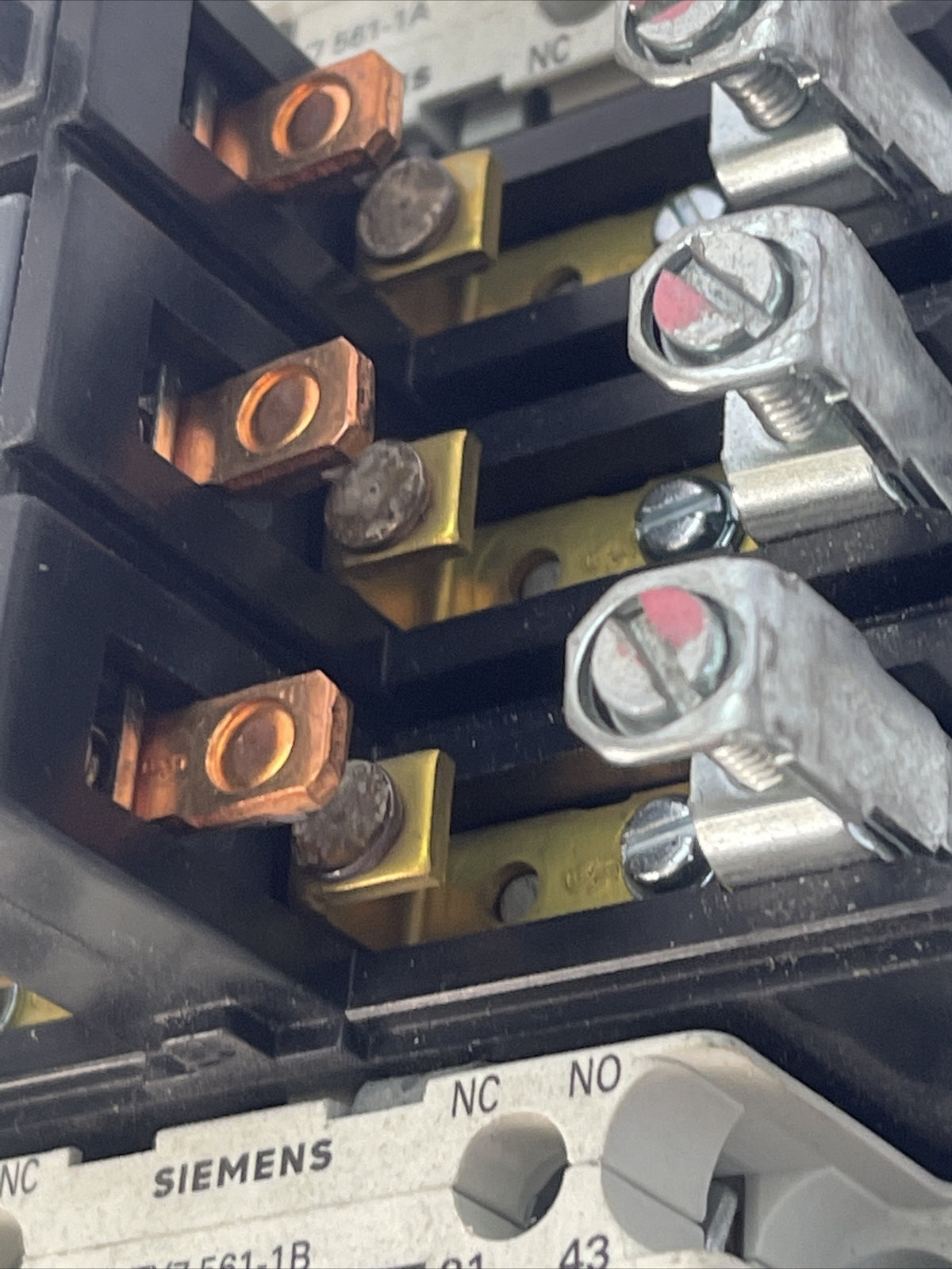 SIEMENS SIZE 1 STARTER(3TF4422-0A..1 CONTACTOR 600VAC 10HP 27A 3UA55001J* RELAY)