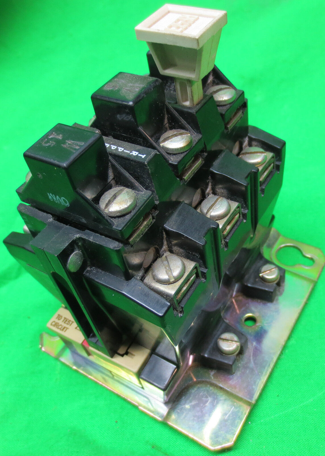 ALLEN-BRADLEY MANUAL RESET OVERLOAD RELAY 592-B0V16 592-BOV16 w/ W19 HEATERS