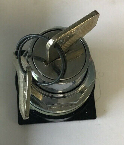 GENERAL ELECTRIC KEYED  SELECTOR SWITCH CR104P SERIES