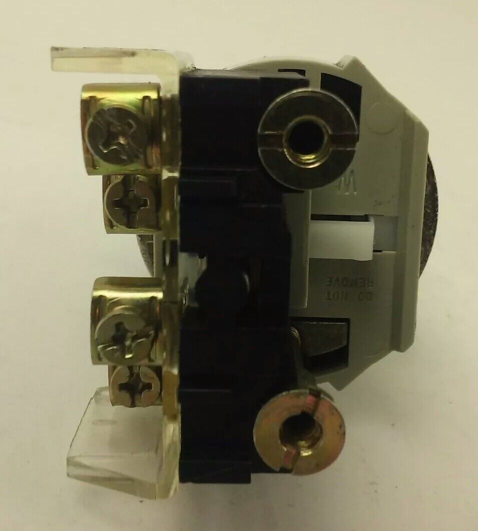 ALLEN BRADLEY 800T-H33KE8 SER. T SELECTOR SWITCH TYPE 4-13, NO KEY, 800T-H33