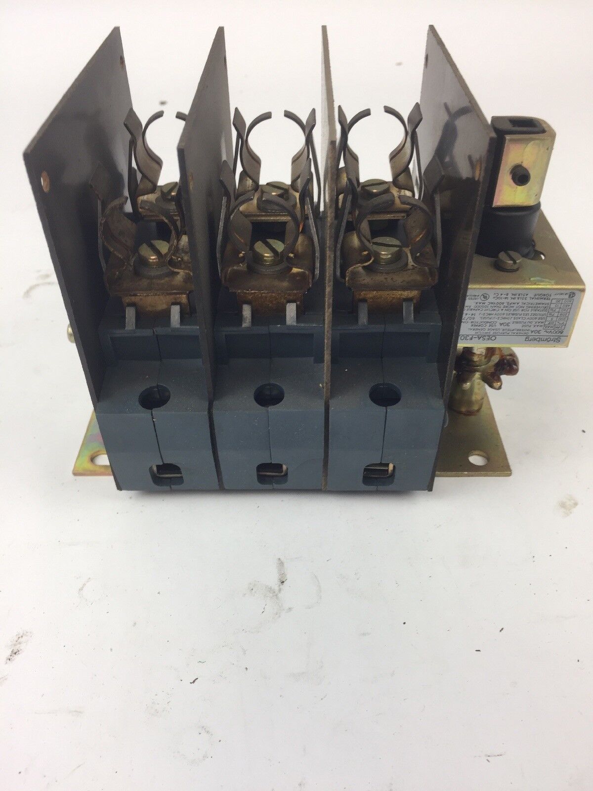 ABB OESA-F30J6 DISCONNECT FUSIBLE SWITCH 3 POLE 30 A 600 V