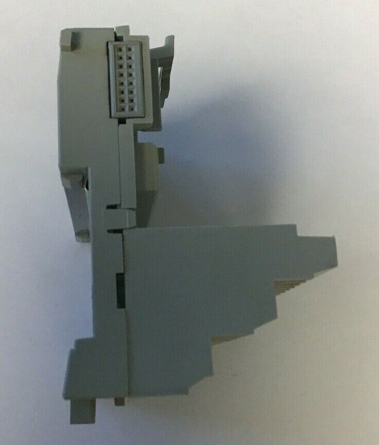 ALLEN-BRADLEY 1794-TB32  SER.A REV.B01 FLEX I/O TERMINAL BASE UNIT / 24VDC, 10A
