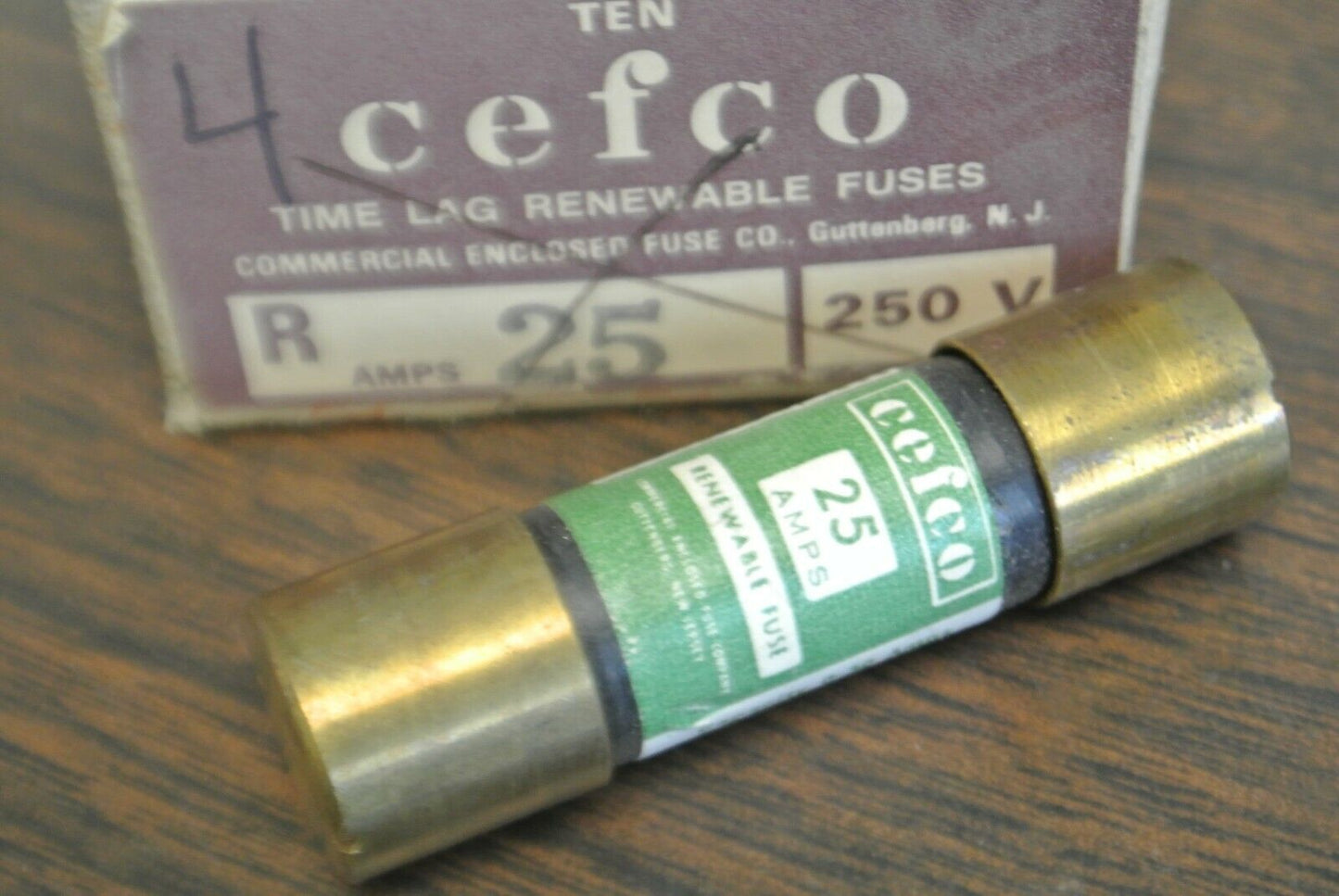 LOT of 4 / CEFCO R25 RENEWABLE FUSES / 25A / 250V / NEW SURPLUS