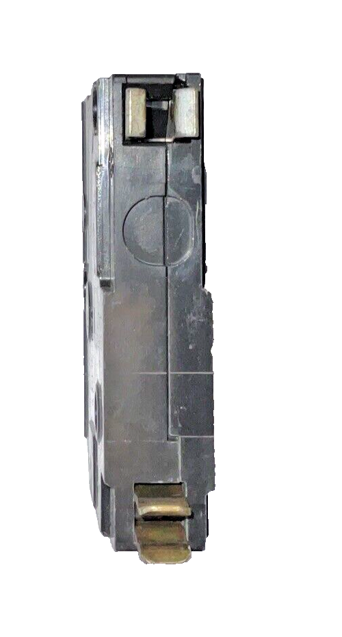 SQUARE D QO130 CIRCUIT BREAKER 120/240VAC 1POLE ***LOTOF9***