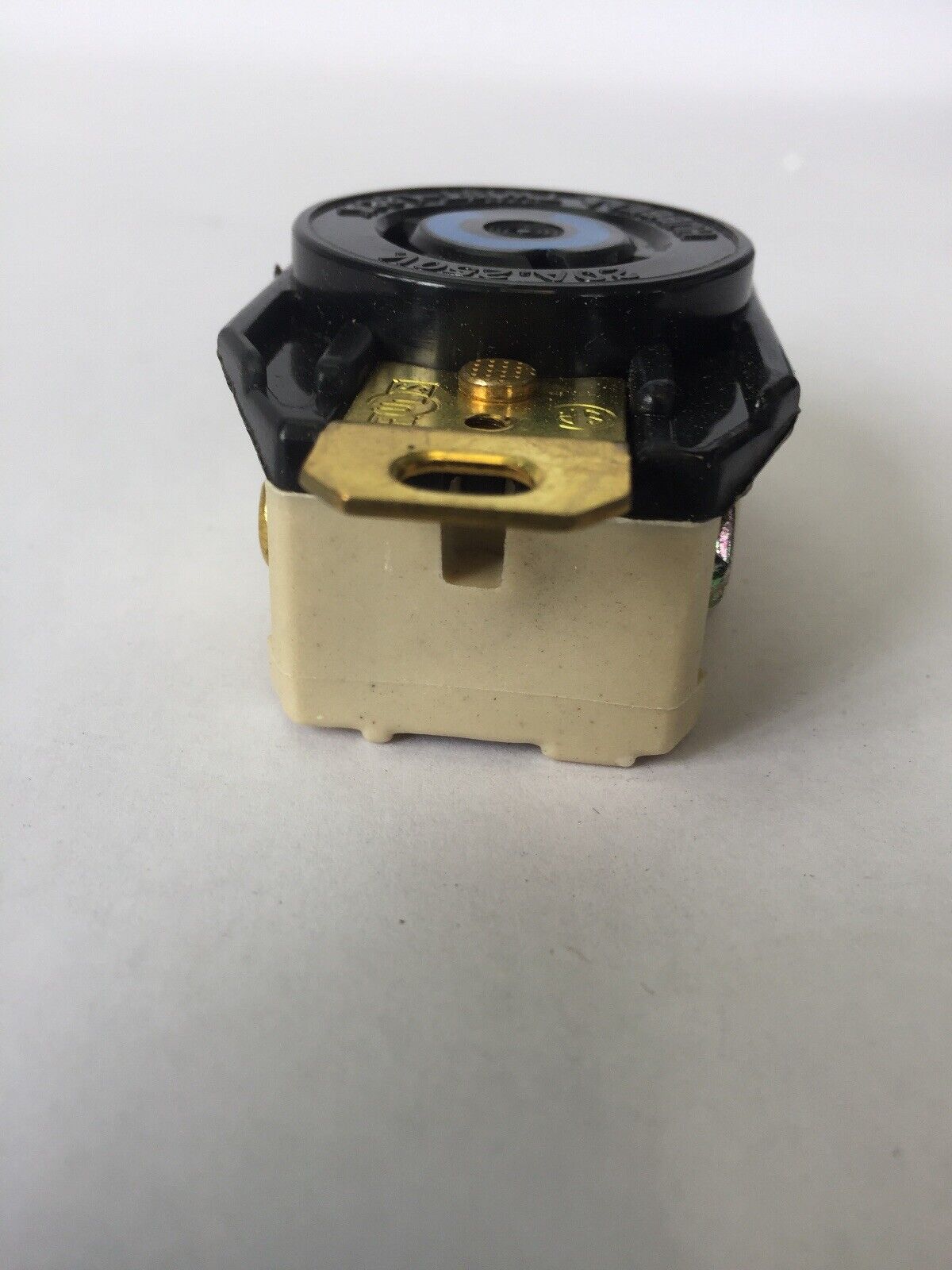 HUBBELL HBL2320 HBL TWIST-LOCK RECEPTACLE 20A 250V AC OR DC 2 POLE 3 WIRE