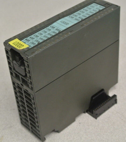 SIEMENS 6ES7 322-1BL00-0AA0 / SIMATIC S7 DIGITAL OUTPUT MODULE / .5A, 24V, 32PT