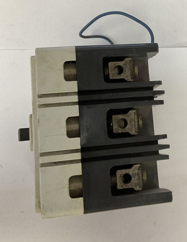 CUTLER HAMMER HMCP030H1 CIRCUIT BREAKER 30A 3POLE 240VAC