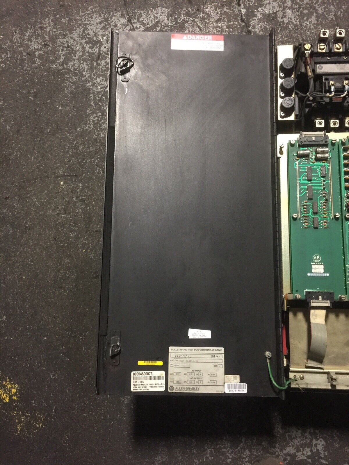 ALLEN BRADLEY 1392-B100-RK-MC-A-F1 AC DRIVE SER A INPUT 460VAC 43A OUTPUT 440vac