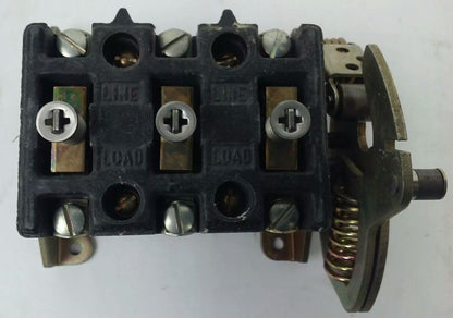 ALLEN BRADLEY X-177122 OLD STYLE DISCONNECT SWITCH, 30A, 240/440-600V,7 1/2-10HP