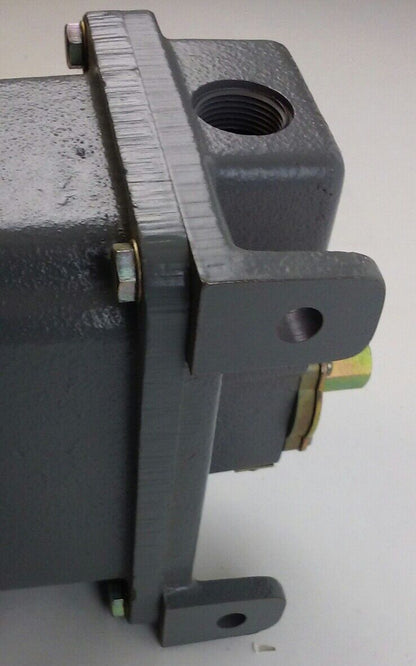 Square D PRESSURE SWITCH 9012GAR2 - Class 9012, Type GAR-2, Ser. B, Range 1-18