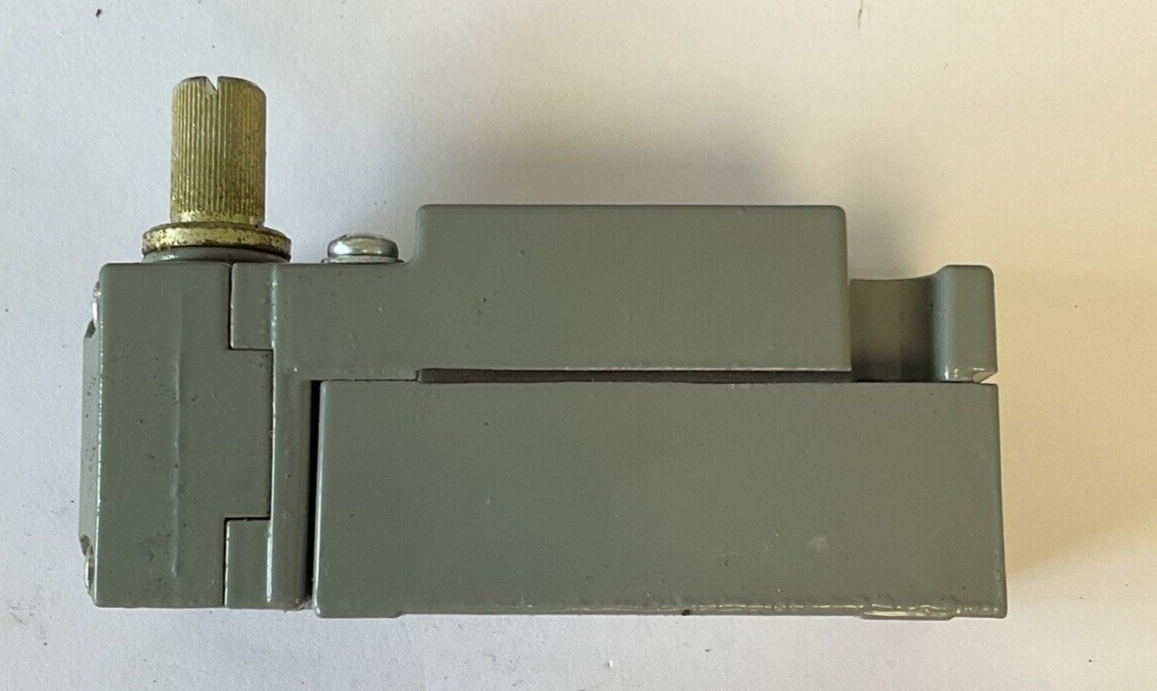 SQUARE D 9007C54B2 LIMIT SWITCH SER.A TYPE 6P