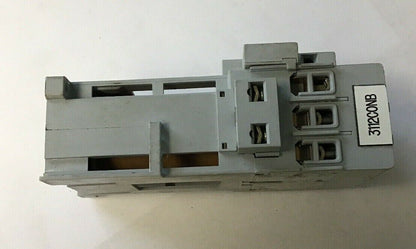 ALLEN BRADLEY 100-C30Z*00  Ser. B CONTACTOR w/ 100-S AUX. CONTACTOR Ser. B