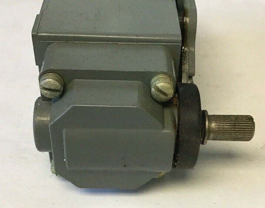 CUTLER HAMMER 10316H607C LIMIT SWITCH W/O LEVER 600VAC