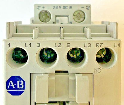 ALLEN BRADLEY 100-C09*300 CONTACTOR SER.A  600VAC 25A