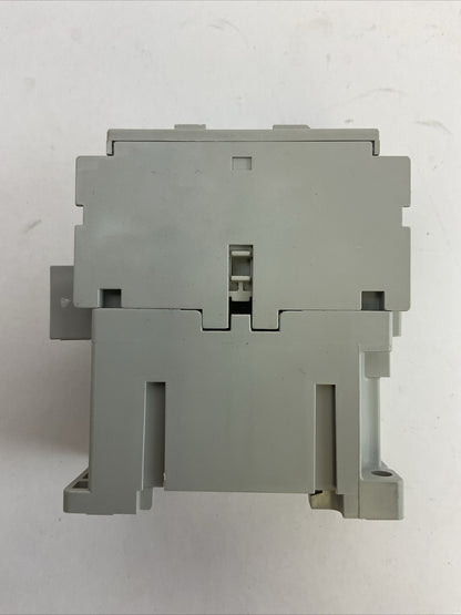 ALLEN BRADLEY 100-C23UEJ01 CONTACTOR SER C 600VAC 30A 15HP 3PH COIL 24VDC