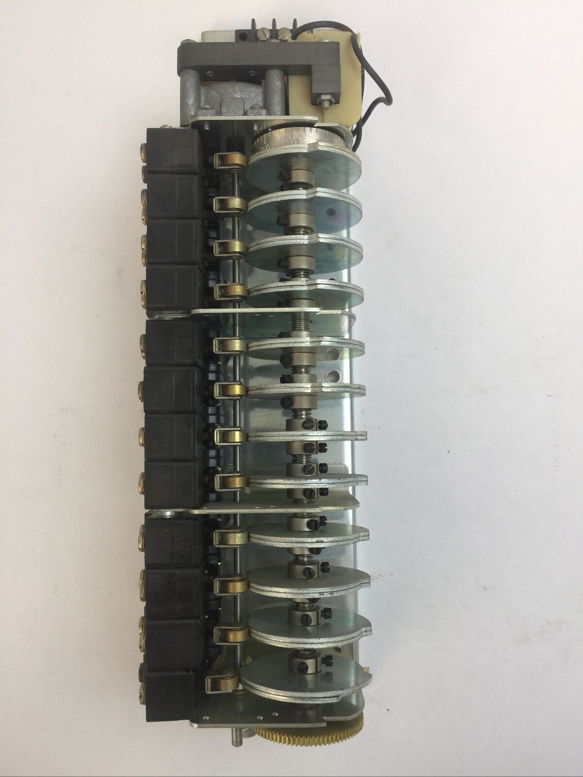 EAGLE SIGNAL MP12A604 REPEAT CYCLE TIMER MULTIPULSE MP SERIES COIL 120V 60HZ