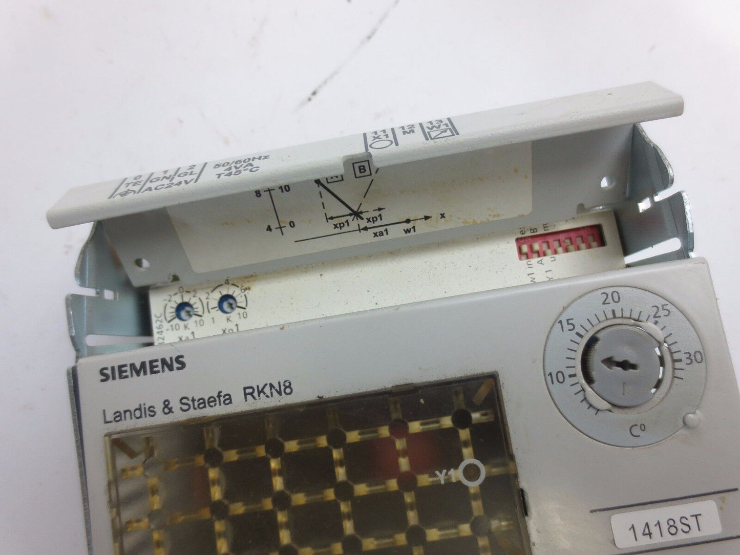 SIEMENS / LANDIS & STAEFA RKN8 UNIVERSAL VENTILATION CONTROLLER 24VAC, 4VA