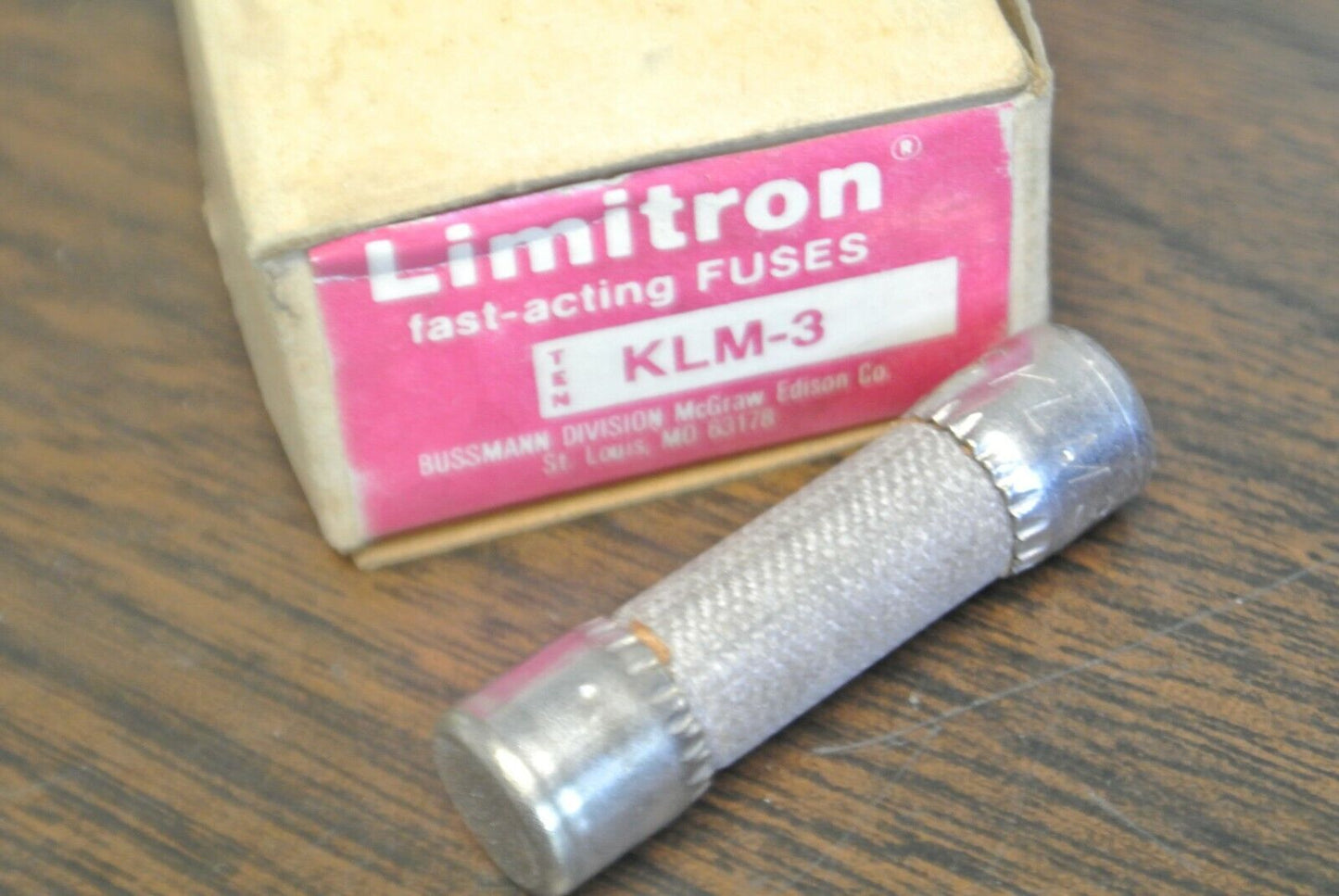 BOX of 10 / BUSS KLM-3 FAST-ACTING MIDGET FUSE / 3A / 500V / NEW SURPLUS / KLM3