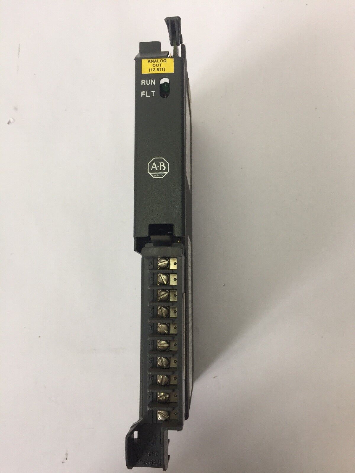 ALLEN BRADLEY 1771-OFE1 ANALOG OUTPUT MODULE (12 BIT VOLTAGE OUTPUTS) SERIES B