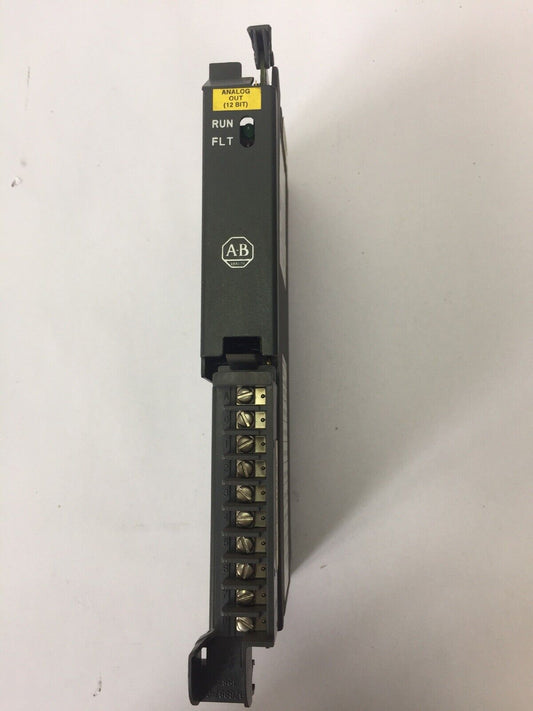 ALLEN BRADLEY 1771-OFE1 ANALOG OUTPUT MODULE (12 BIT VOLTAGE OUTPUTS) SERIES B