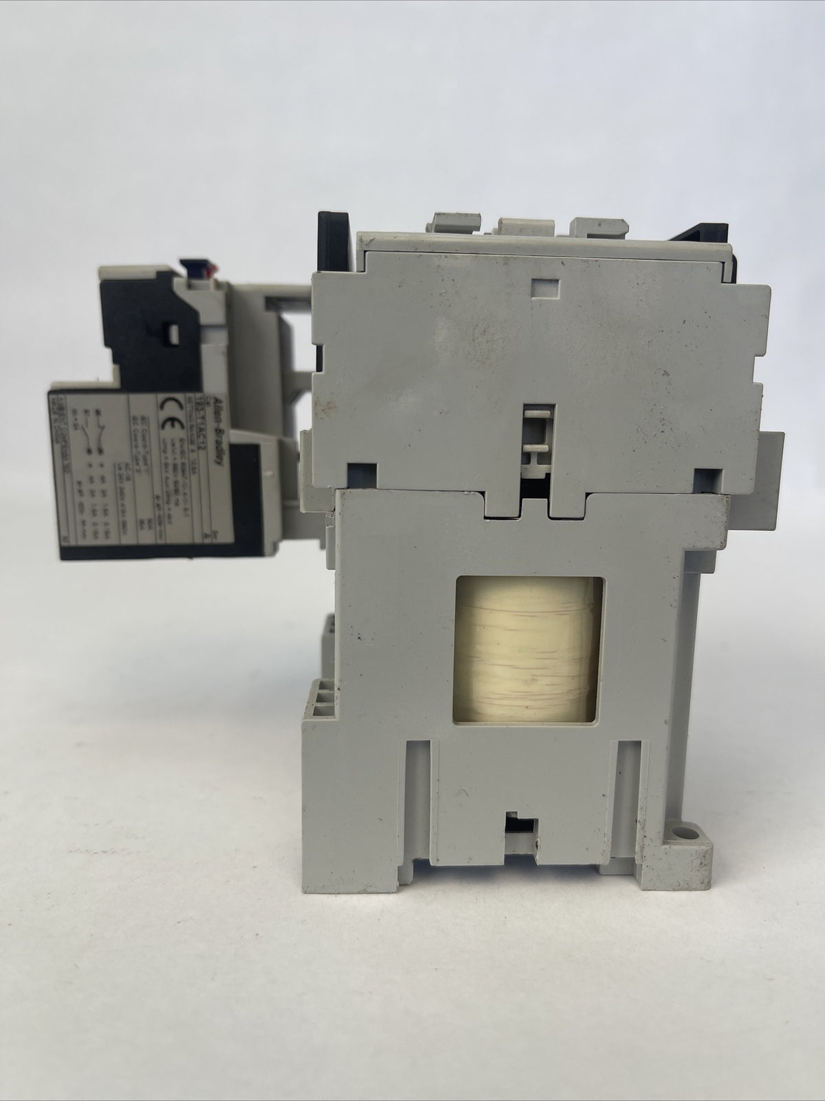 ALLEN BRADLEY REVERSING STARTER (104-C12DJ22 600VAC 32A 10HP + 193-T1AC12)