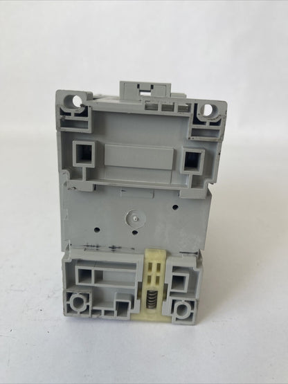 ALLEN BRADLEY 100-C60D*00 SER B CONTACTOR 600VAC 90A 50HP COIL 24VDC 100-F SER B
