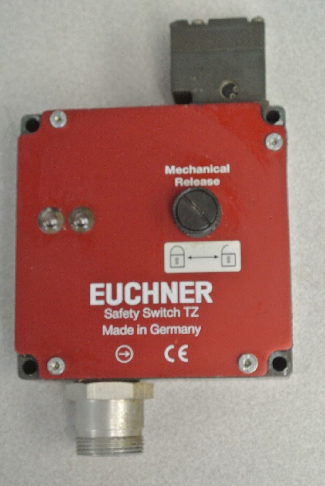 EUCHNER TZ1RE024BHA-C1903 SOLENOID LOCKING SAFETY INTERLOCK SWITCH / 24VAC/DC /