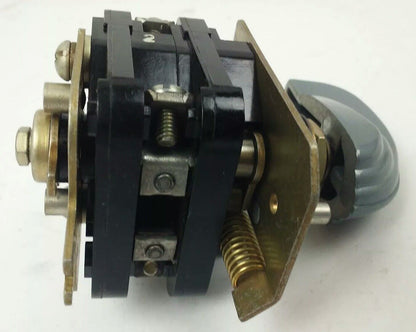 ALLEN BRADLEY E354845/1 ROTARY PILOT SWITCH, SIZE 10, 25A, E354845-1, BUL. 806