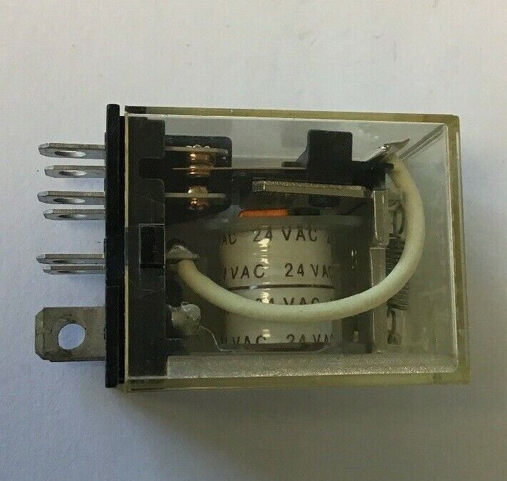 OMRON LY2 RELAY 240VAC 10A***LOTOF5***