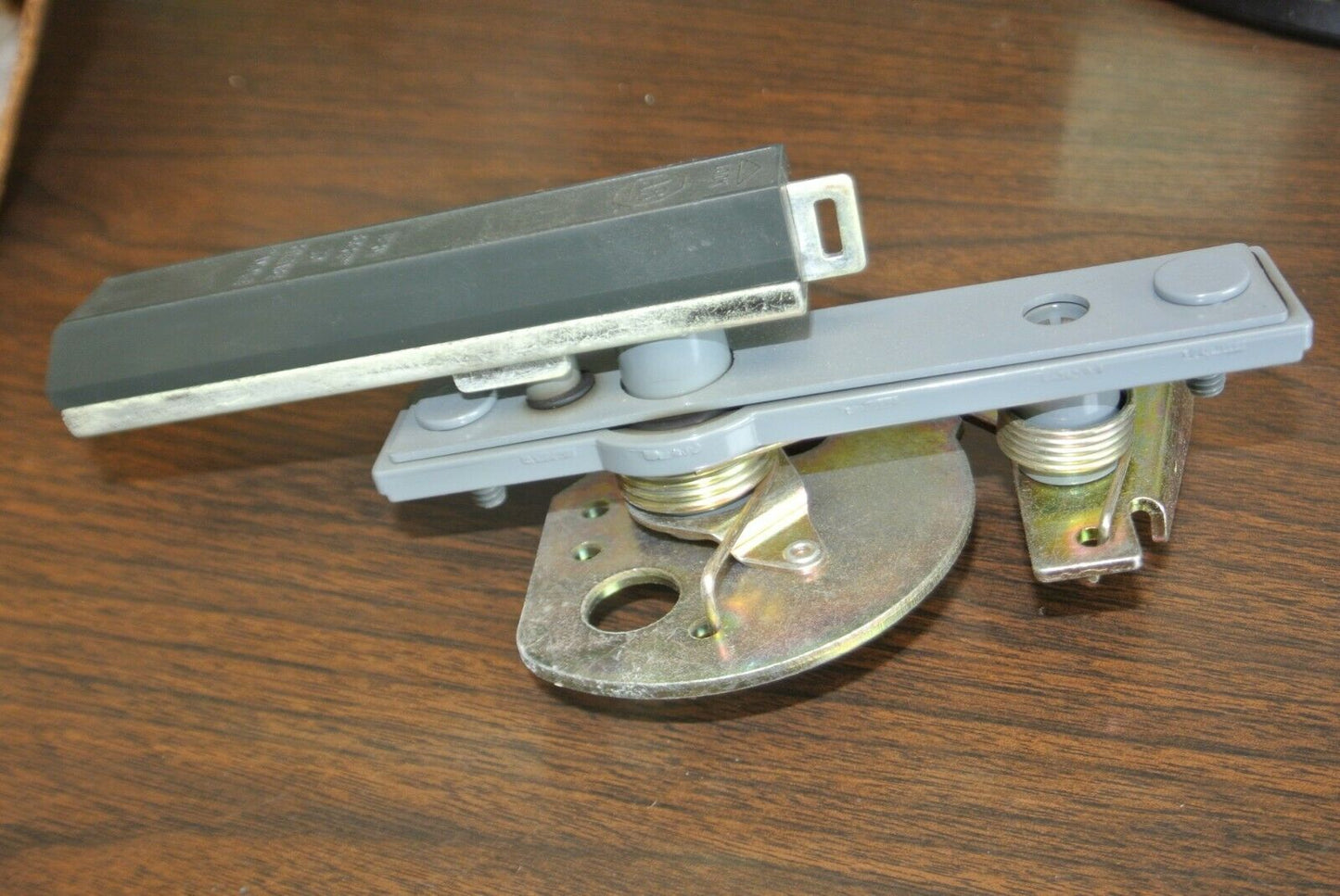 ALLEN-BRADLEY 1494F-LL2 / DOOR HARDWARE KIT / TOP & BOTTOM LATCH / LH OPERATOR